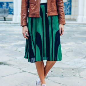 Ann Taylor emerald green & navy pleated skirt